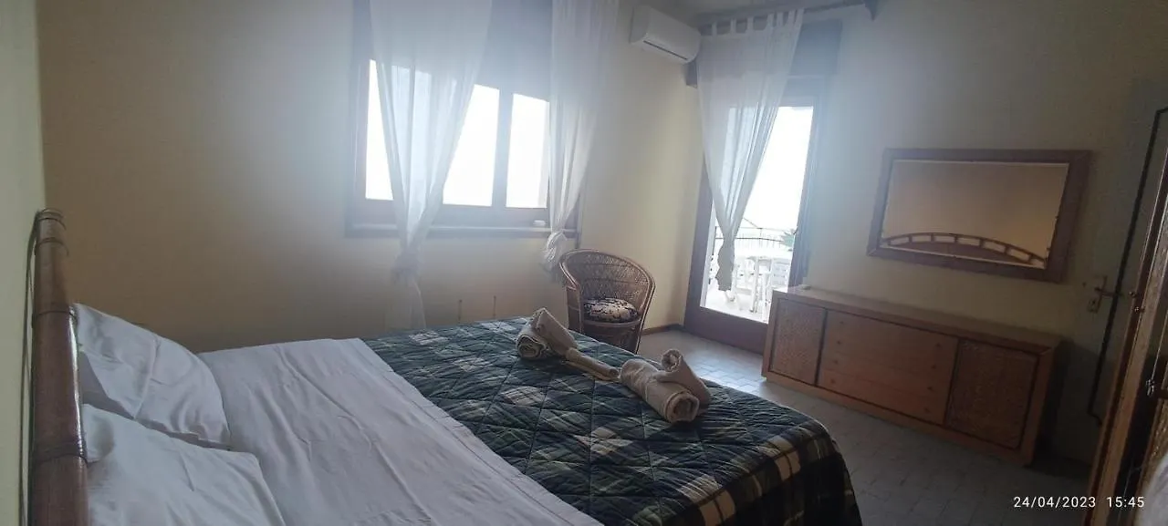 بيت للعطل فيلا La Timpa أتشيريالي